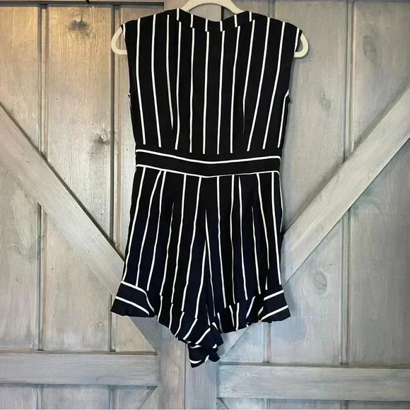 Loft black white striped romper lightweight summer spring jumper Ruffle - Picture 3 of 6